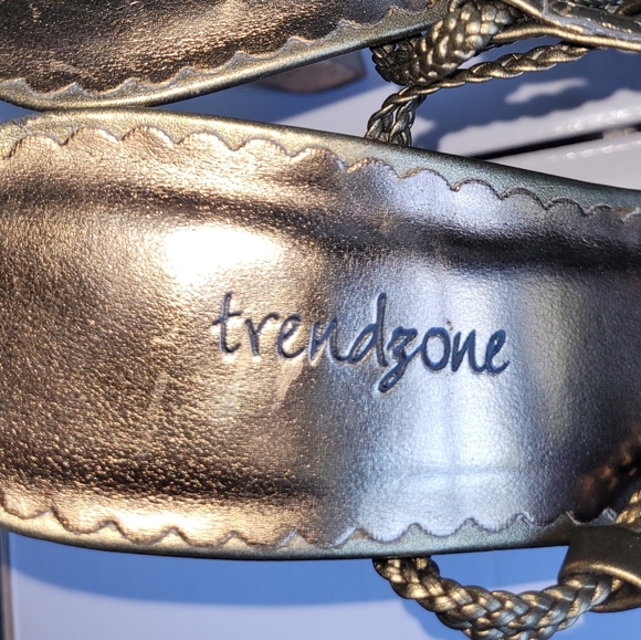 Trendzone Platform Heels Antique Gold Fancy Strappy Shoes. Size US 6 - Picture 11 of 11